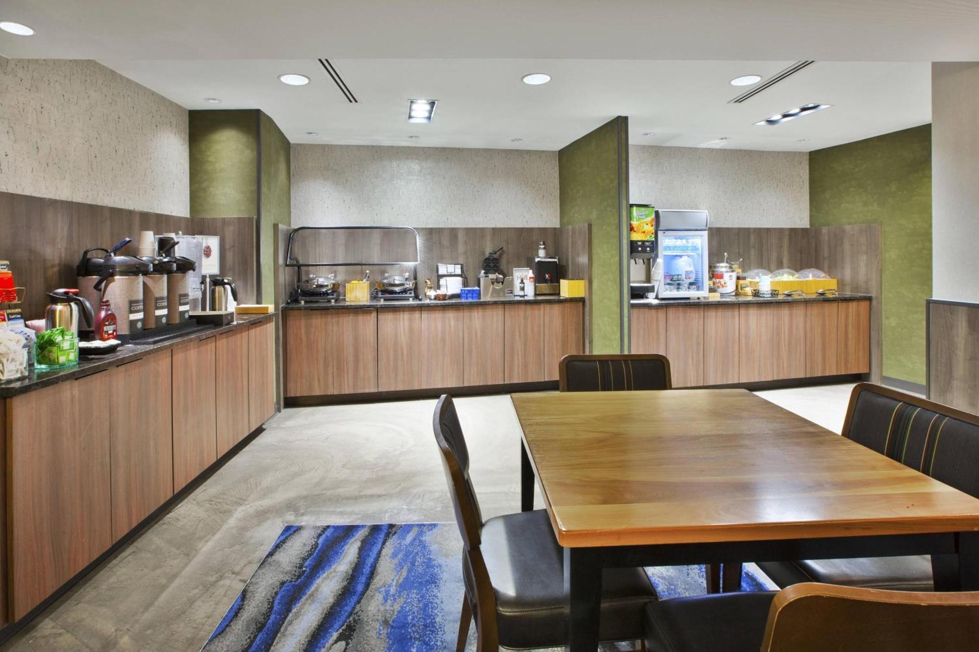 Fairfield Inn & Suites By Marriott Milwaukee Downtown Extérieur photo