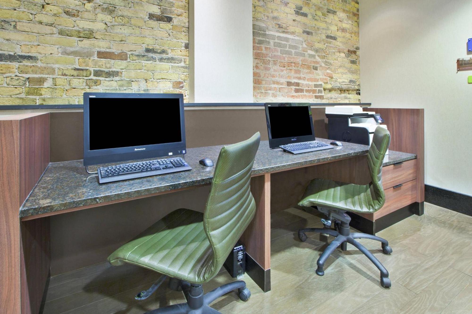 Fairfield Inn & Suites By Marriott Milwaukee Downtown Extérieur photo