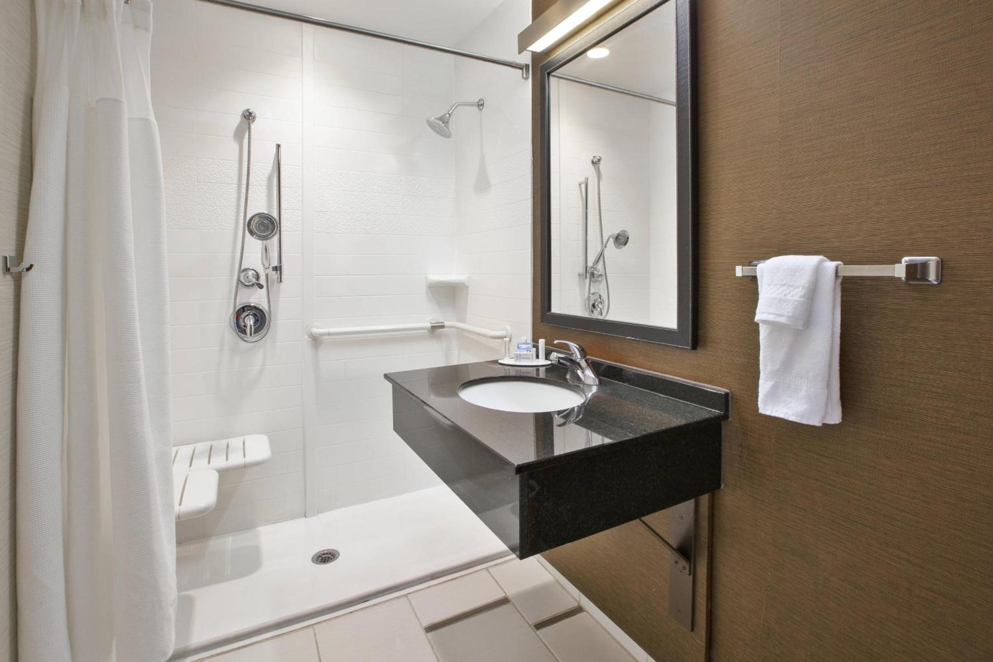 Fairfield Inn & Suites By Marriott Milwaukee Downtown Extérieur photo