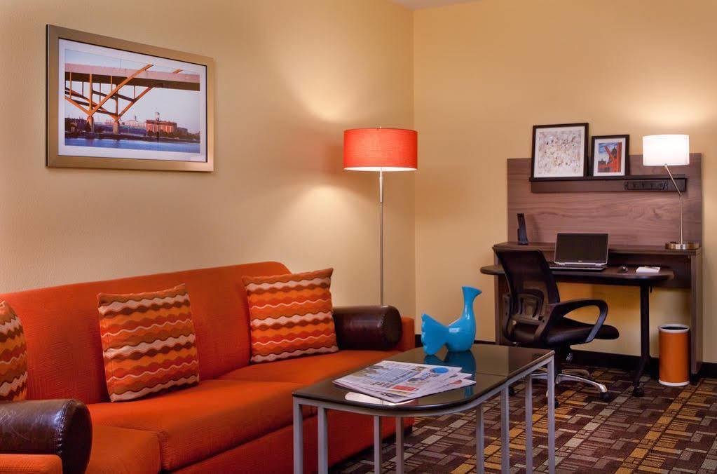 Fairfield Inn & Suites By Marriott Milwaukee Downtown Extérieur photo
