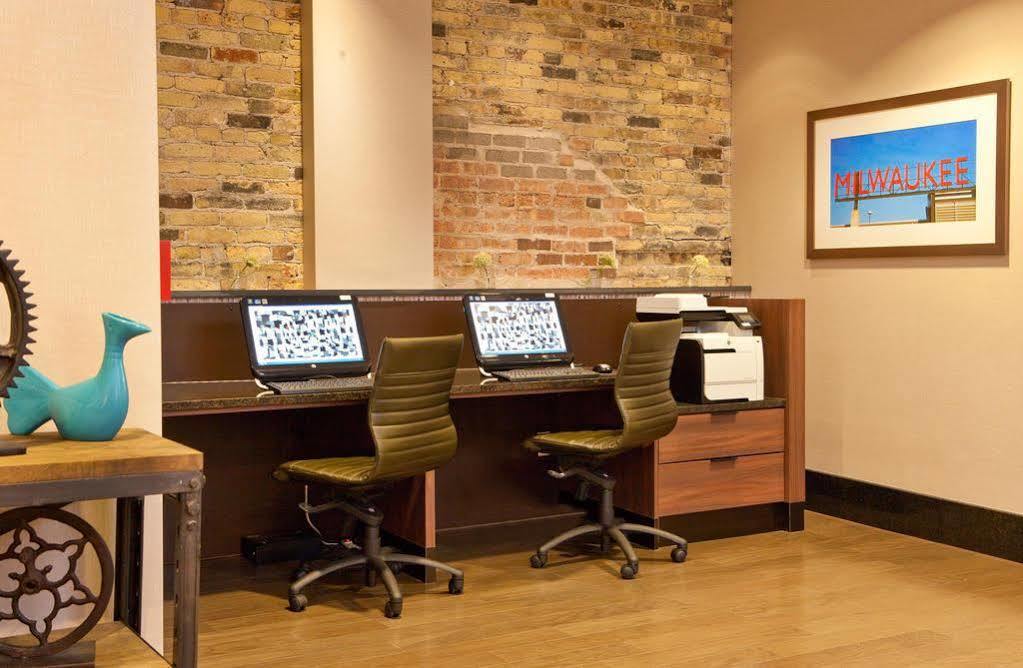 Fairfield Inn & Suites By Marriott Milwaukee Downtown Extérieur photo