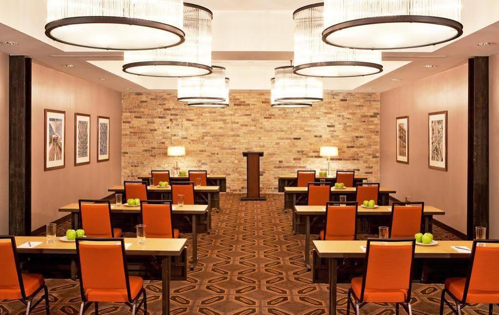 Fairfield Inn & Suites By Marriott Milwaukee Downtown Extérieur photo